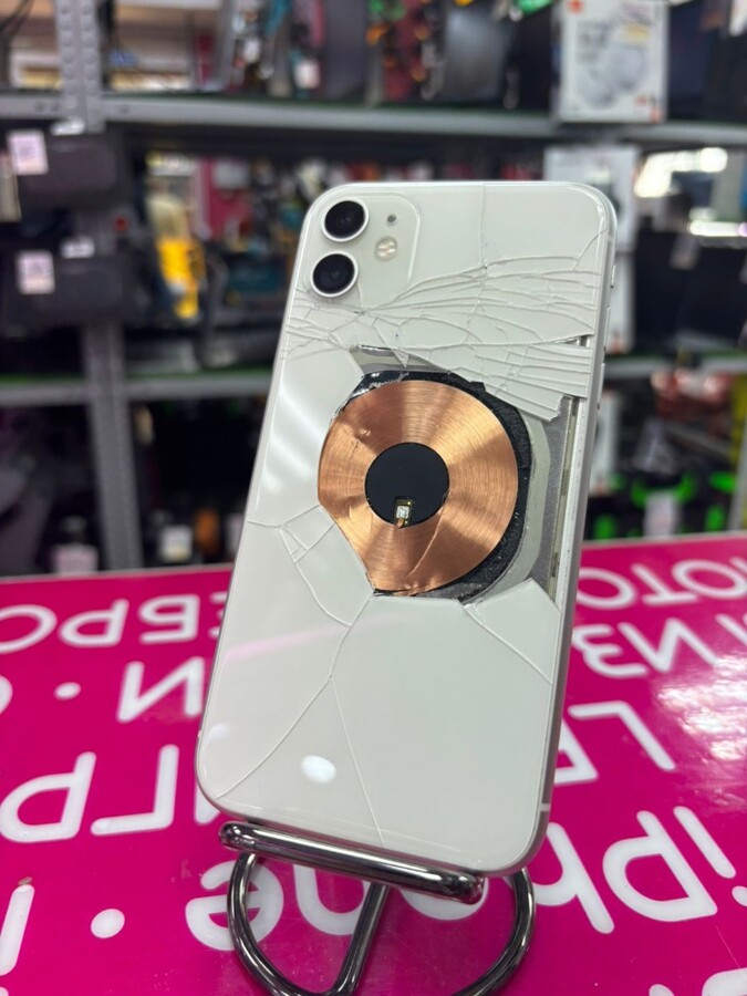 Смартфон iPhone 11 128 Gb