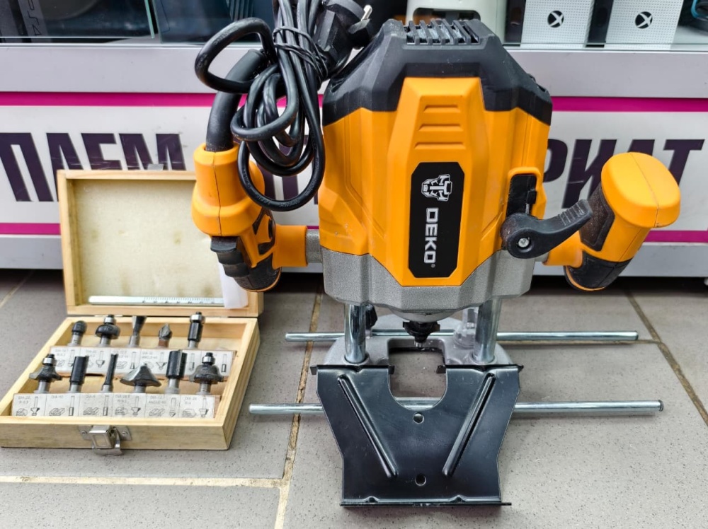 Фрезер DEKO DKR1600E