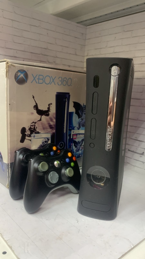 Игровая приставка XBOX 360