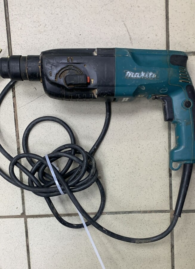 Перфоратор Makita HR2450