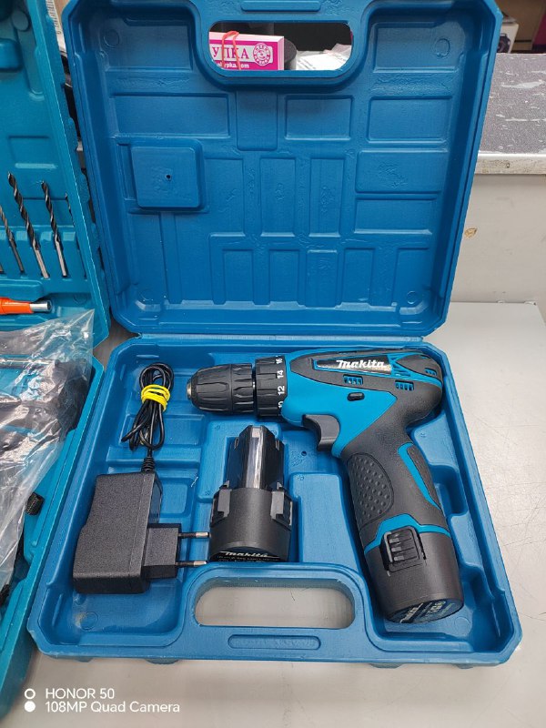 Шуруповерт Makita