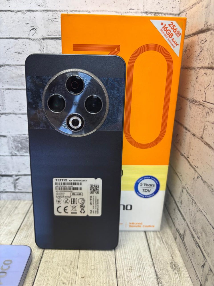 Мобильный телефон Tecno spark 30 8/256
