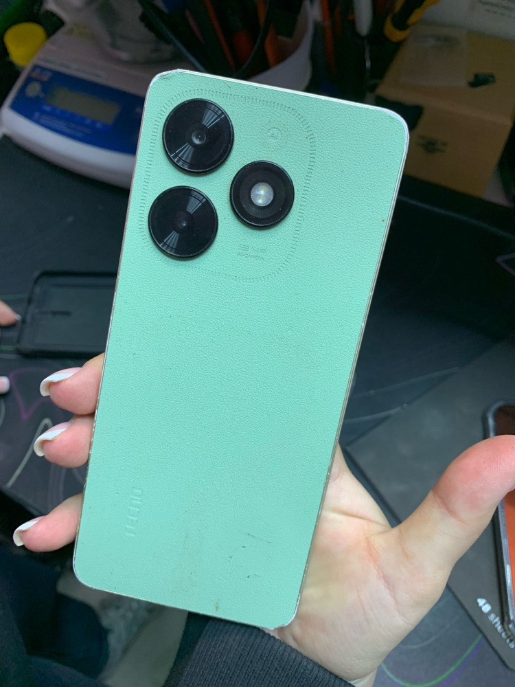 Мобильный телефон Tecno 4\128 гб