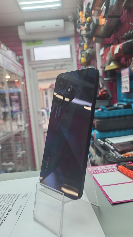 Мобильный телефон Infinix hot 30i 4/128