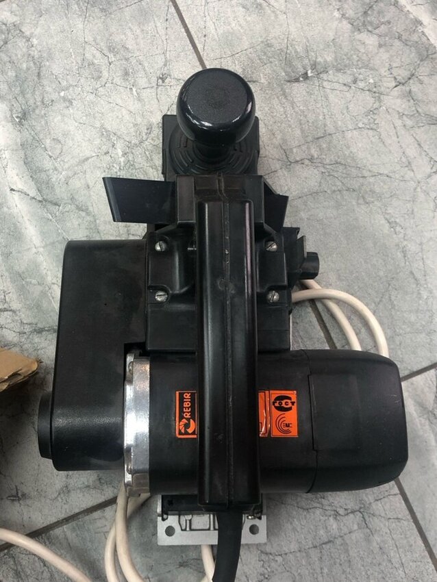 Рубанок ручной электрический ИЭ-5709А