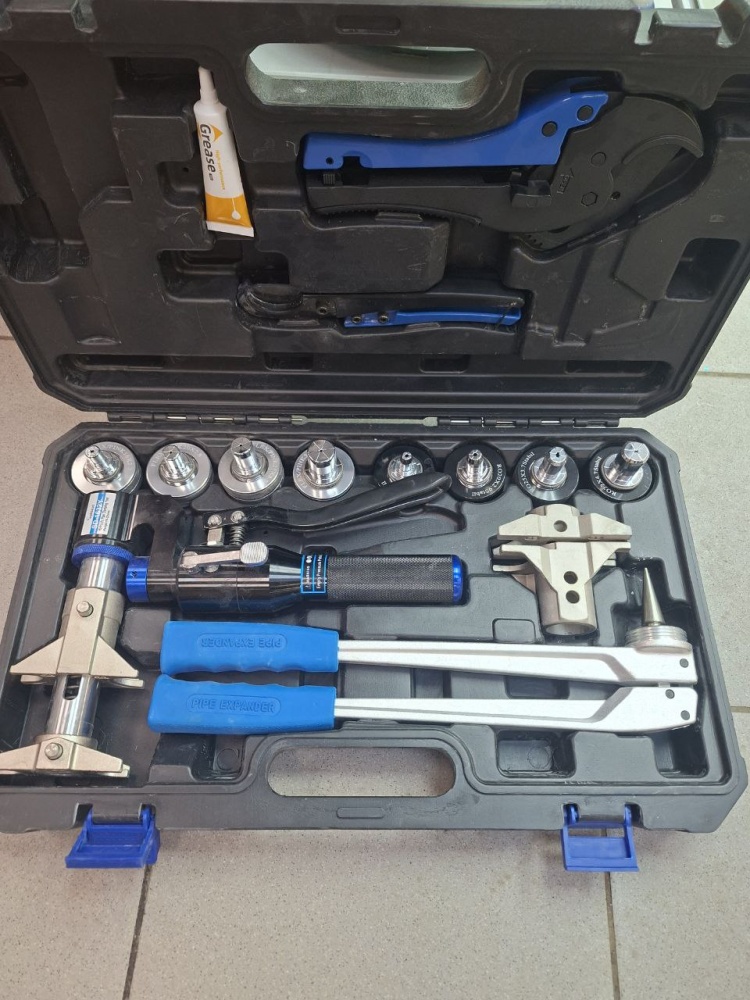 Набор инструментов  Рехау