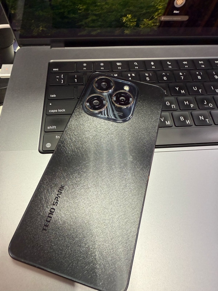 Мобильный телефон Tecno Tecno Spark 20 Pro 6/256GB