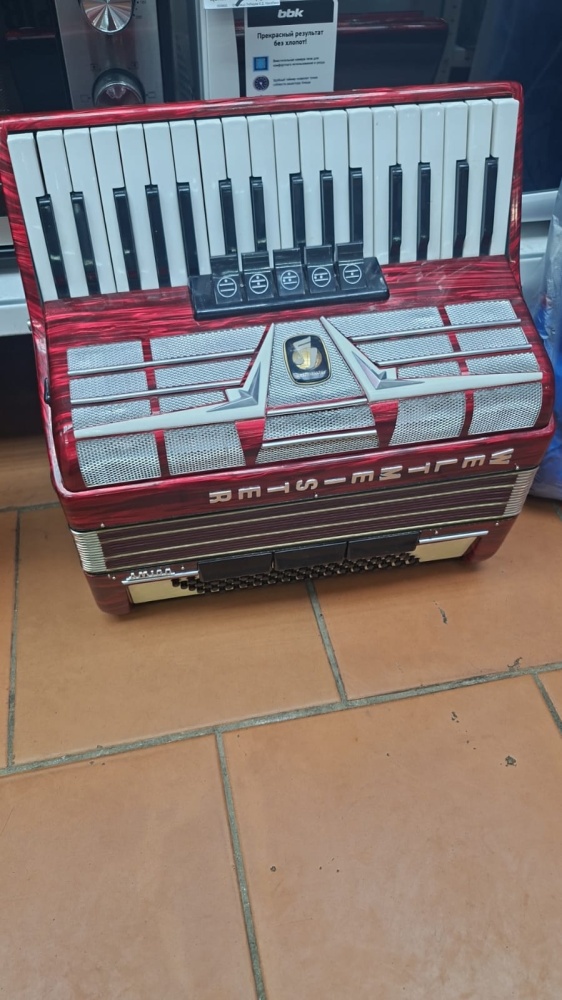 Аккордеон WELTMEISTER AMIGO