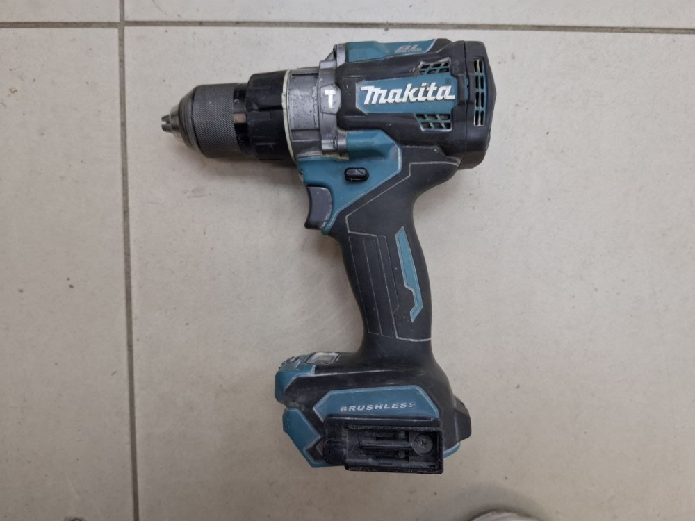 Шуруповерт Makita Hp001