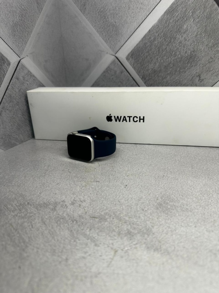 Часы Apple Watch SE 40mm