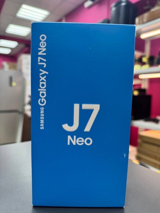 Смартфон Samsung J7 NEO 2/16