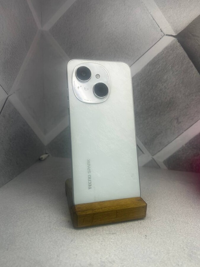 Мобильный телефон Tecno Spark Go 1