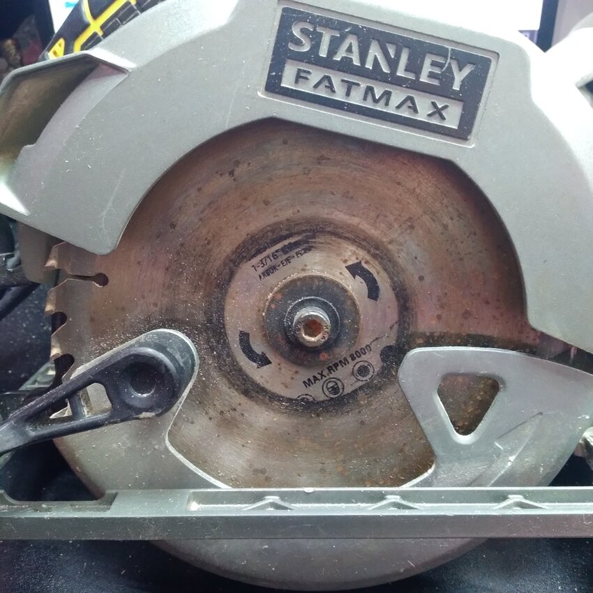 Циркулярная пила stanley