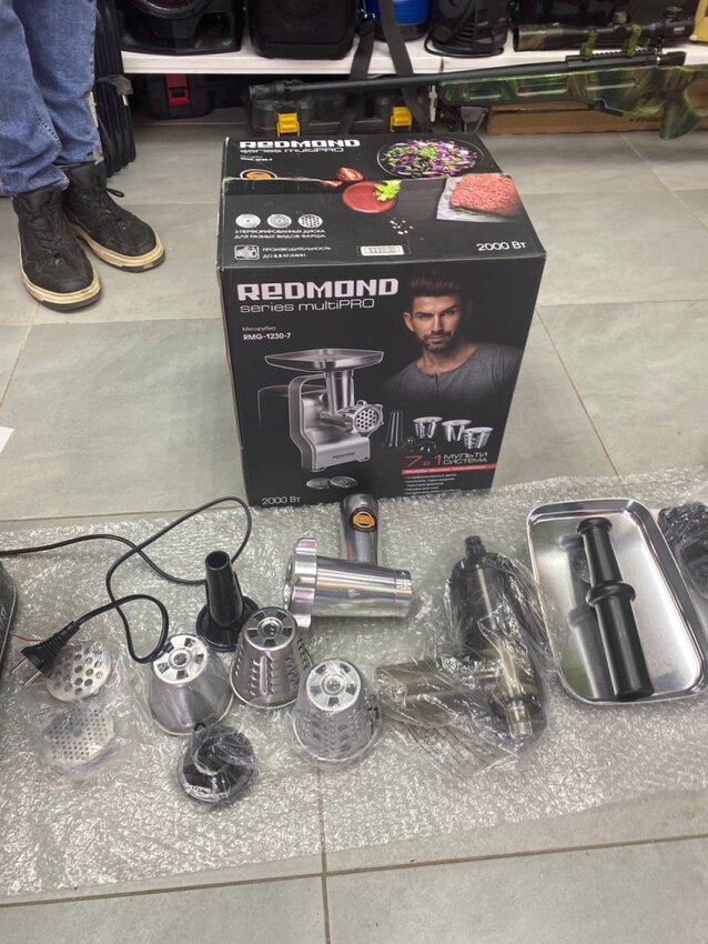 Мясорубка REDMOND RMG-1230-7