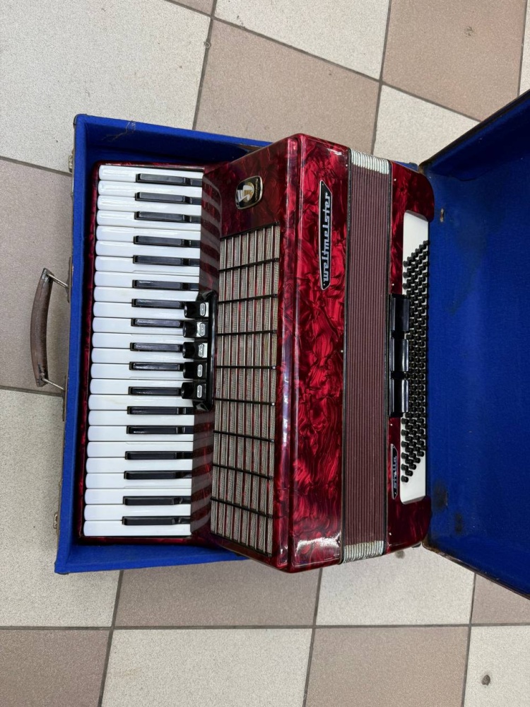 Аккордеон weltmeister stella