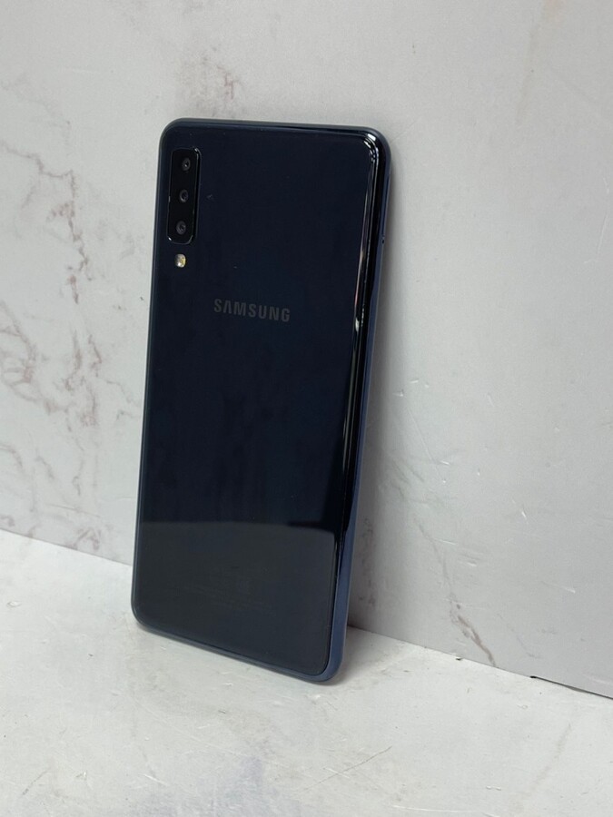 Смартфон Samsung A7 4/64