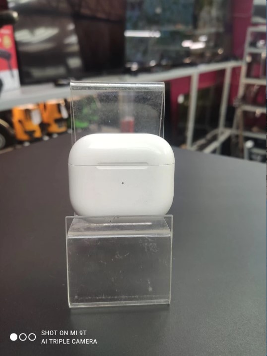 Наушники Airpods