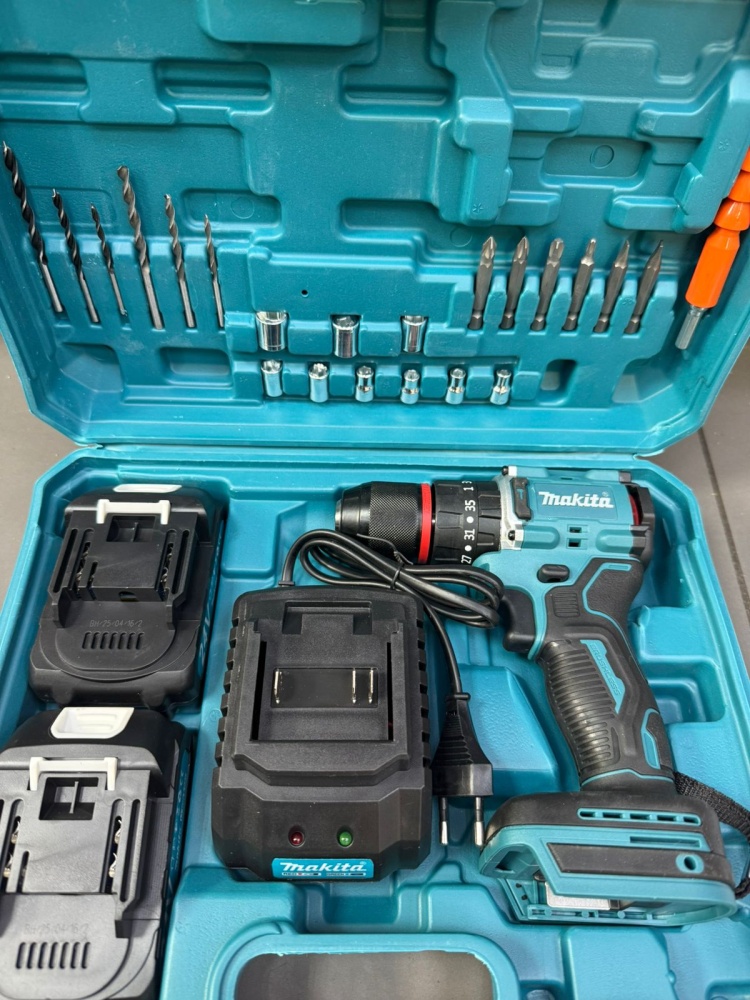 Шуруповерт Makita щеточный