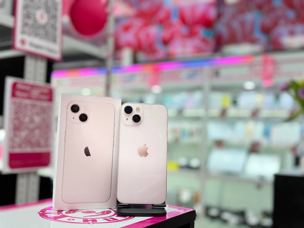 Смартфон iPhone 13 256 Gb 100%