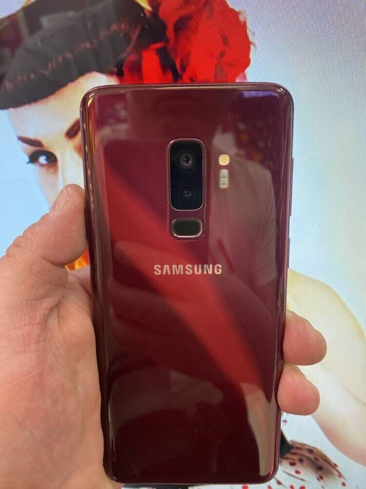 Смартфон Samsung S9+