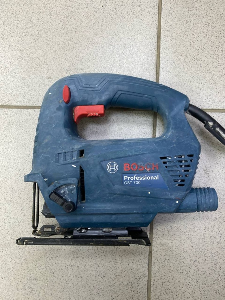 Лобзик Bosch gst 700