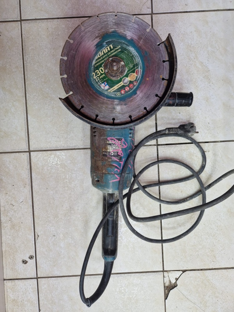 УШМ (Болгарка) Makita GA9020