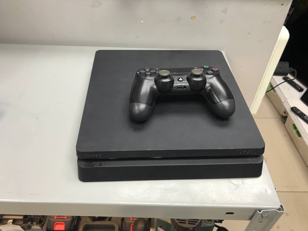 Игровая приставка Sony PlayStation 4 slim
