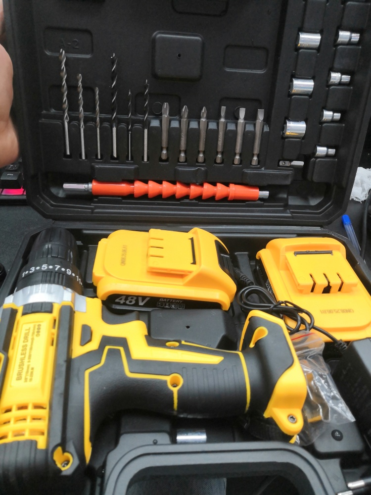 Шуруповерт китай