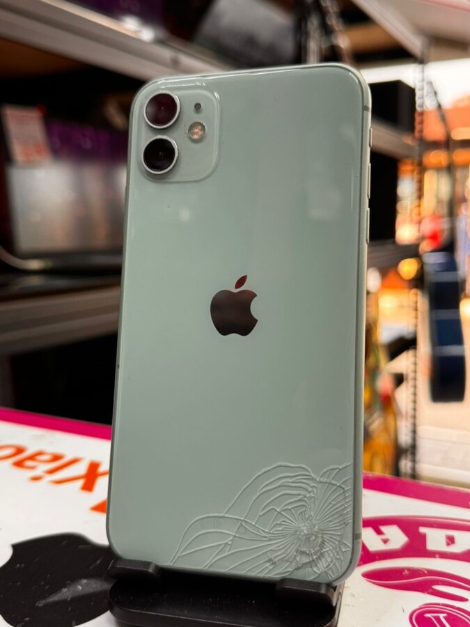 Смартфон iPhone 11 128 Gb 100%