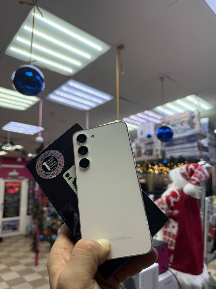 Смартфон Samsung S23 8/128Gb