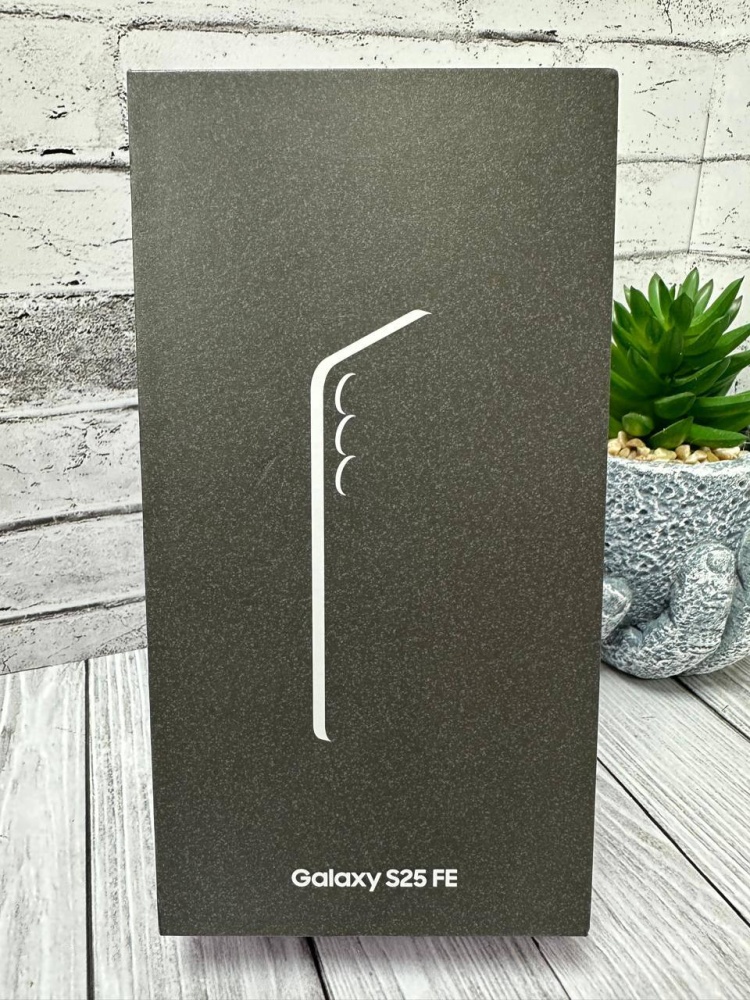 Смартфон Samsung S25 FE 8/256 GB
