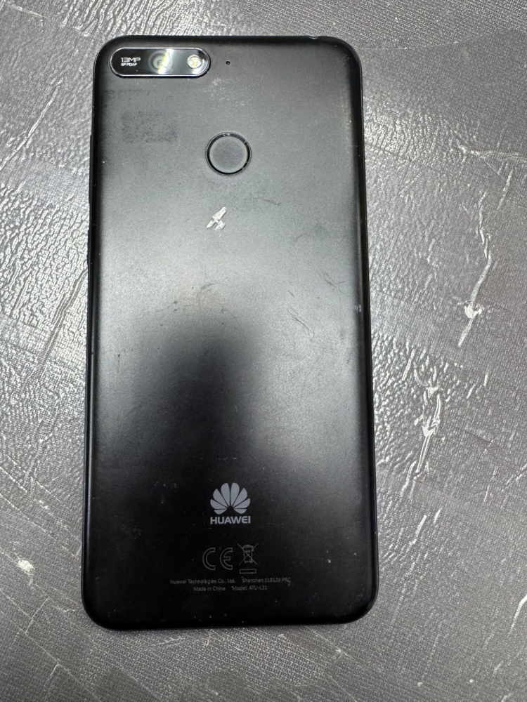 Смартфон Huawei P Smart