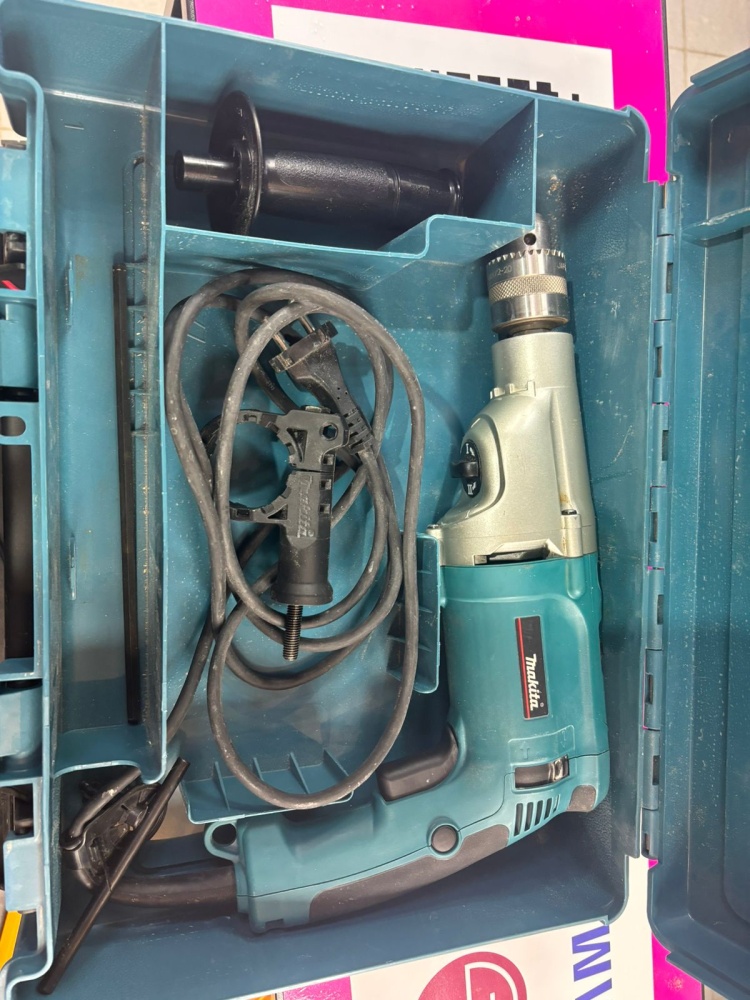 Дрель Makita HP2070