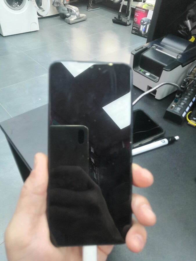 Мобильный телефон Infinix HOT30i 8 128