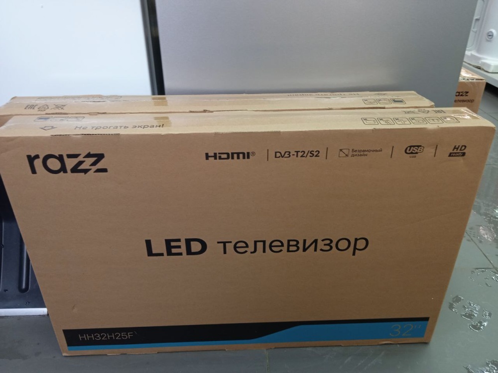Телевизор RAZZ 32"