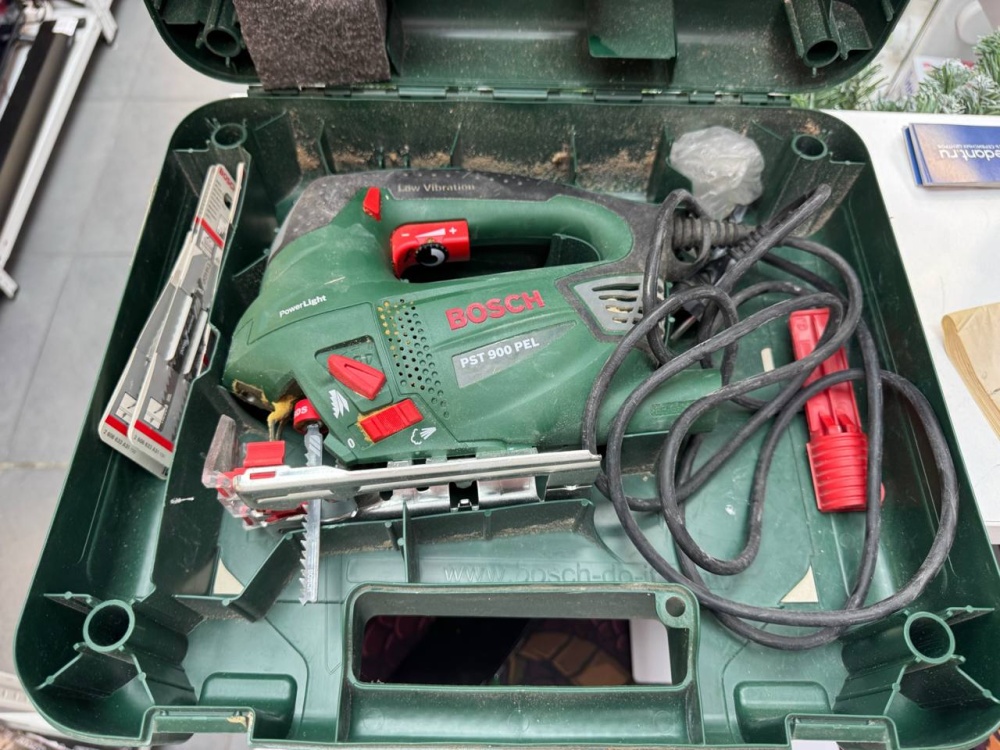 Лобзик Bosch PST 900 Del