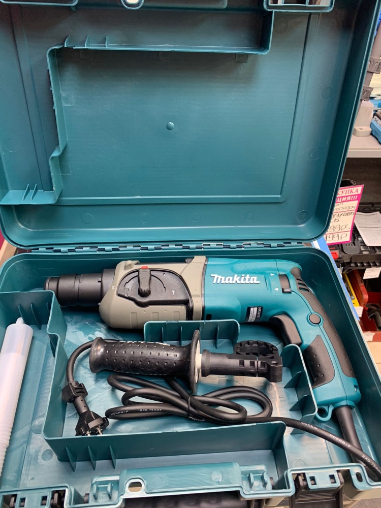 Перфоратор Makita HR 2470F