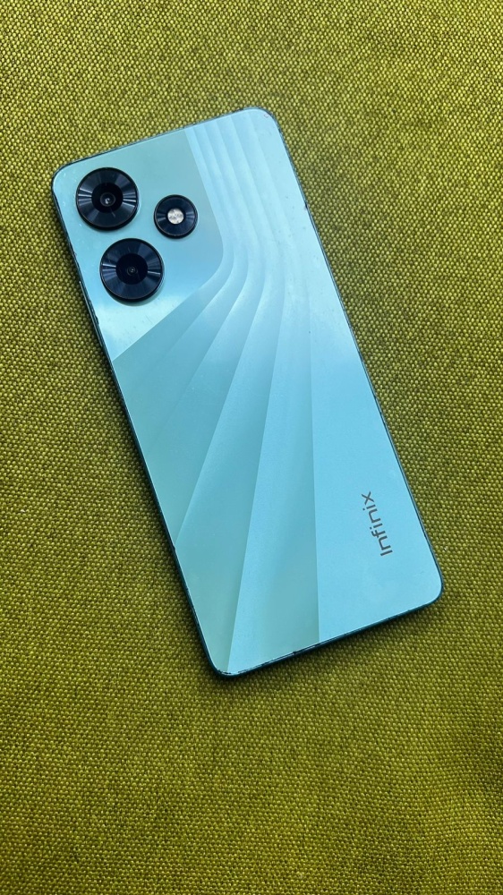 Мобильный телефон Infinix HOT 30 8/128