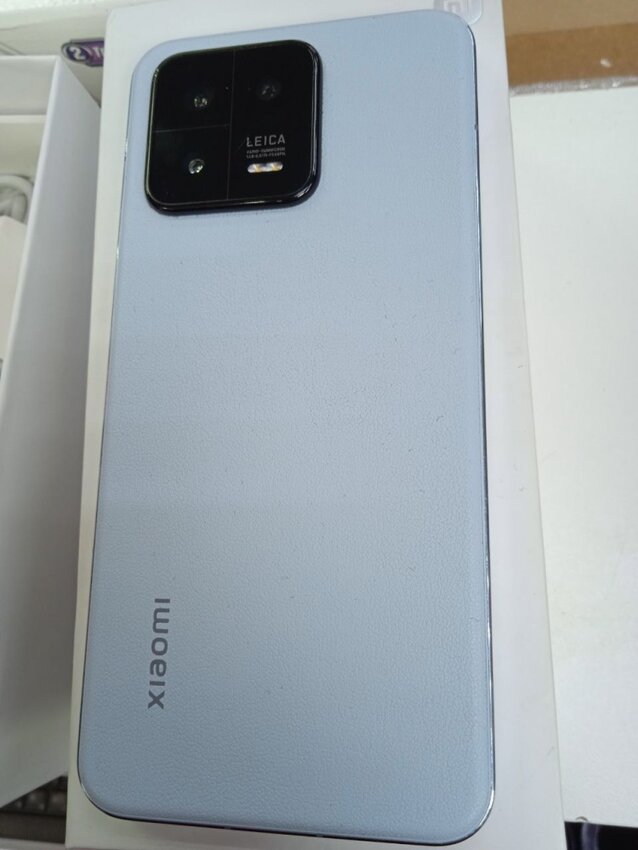 Смартфон Xiaomi 13 12/256 гб