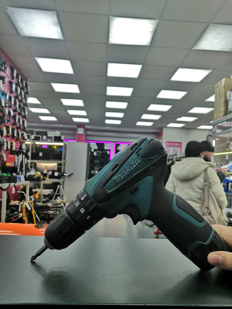 Шуруповерт makita hp330d