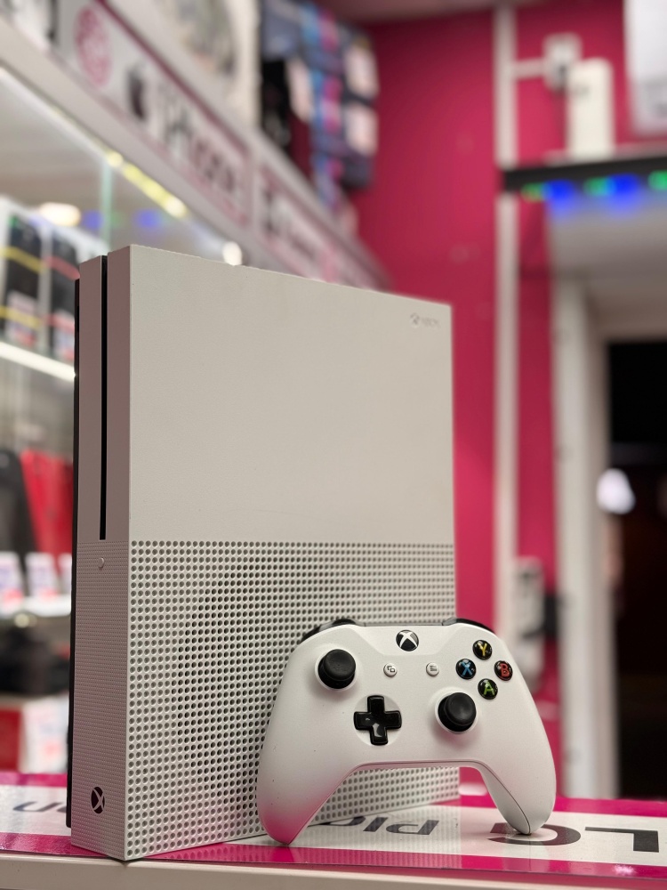 Игровая приставка XBOX ONE S 500Gb
