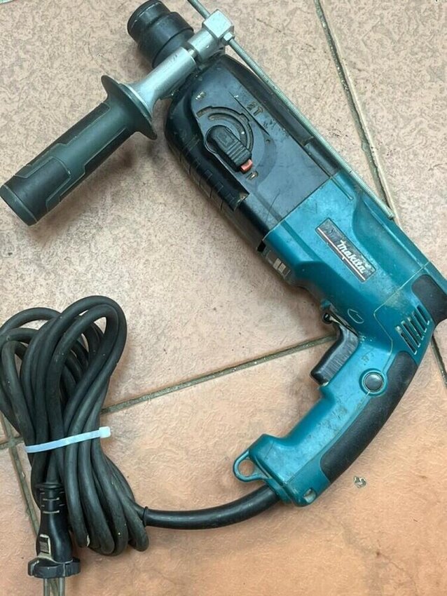 Перфоратор Makita HR 2450