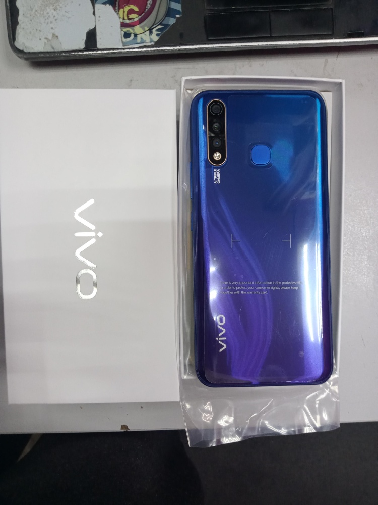 Смартфон Vivo Y19