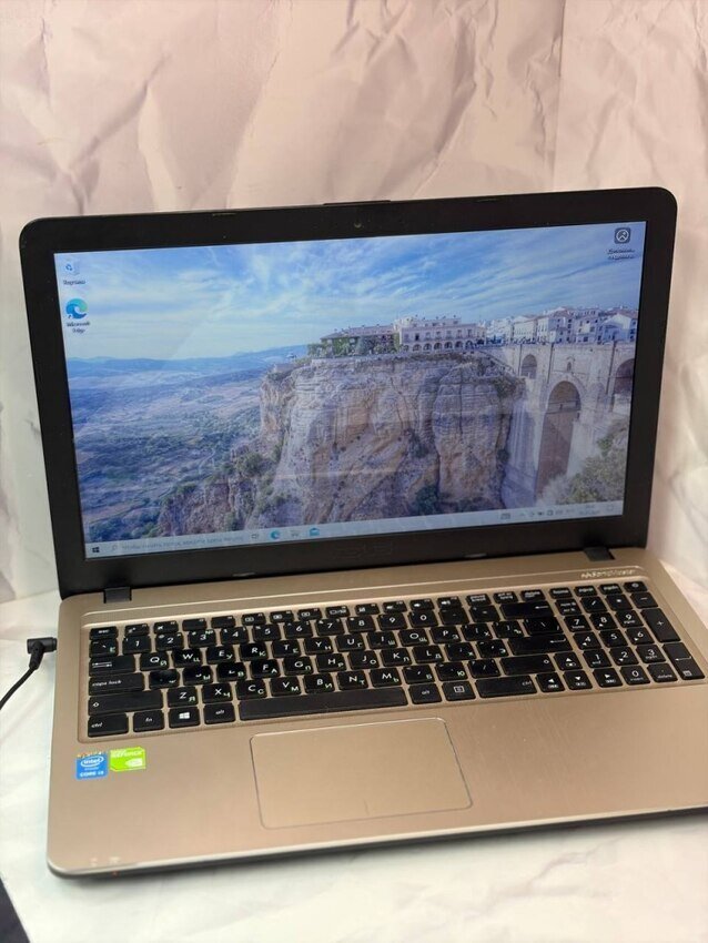 Ноутбук ASUS x540l 8озу/gtx920m\i-3