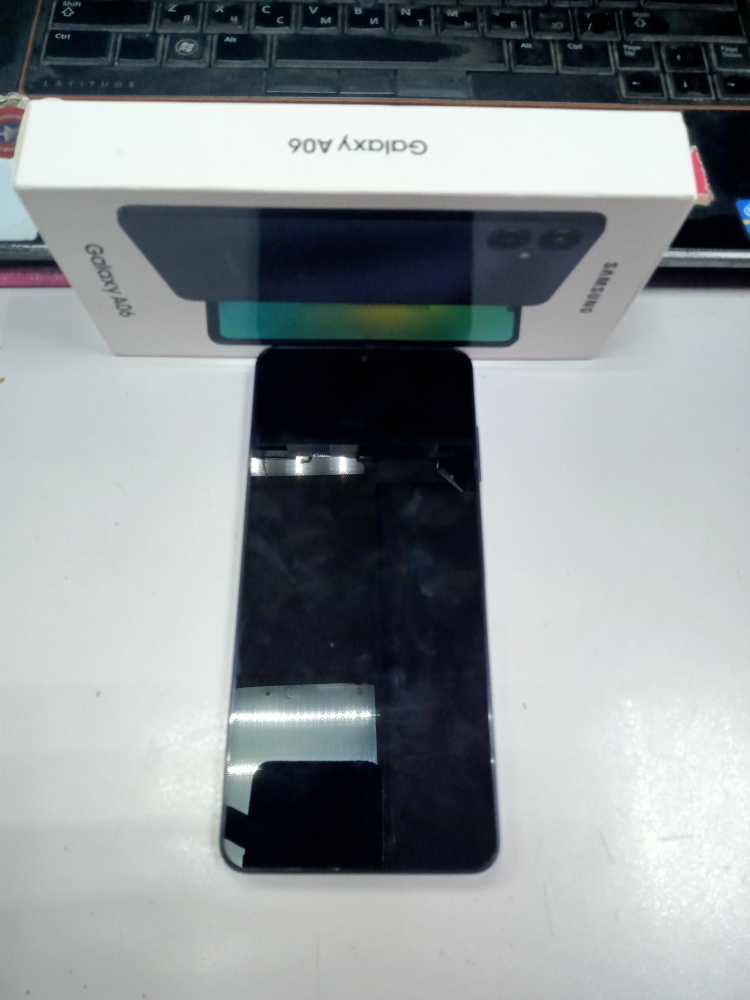 Смартфон Samsung A06