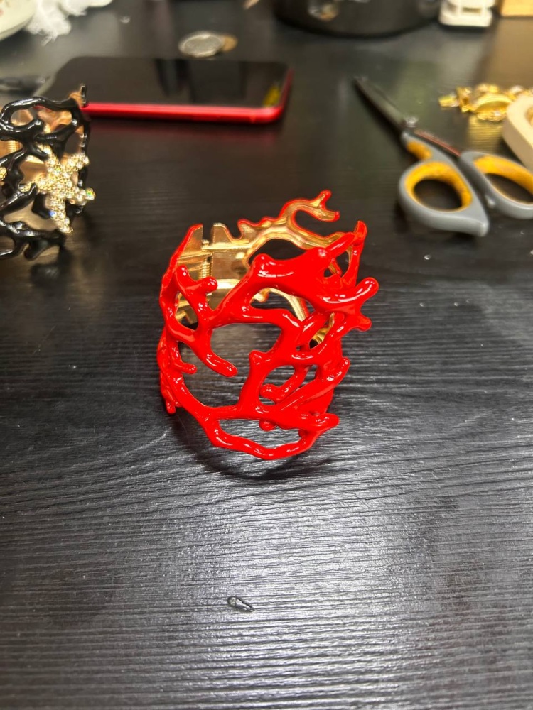 Украшение  браслет крас кораллы