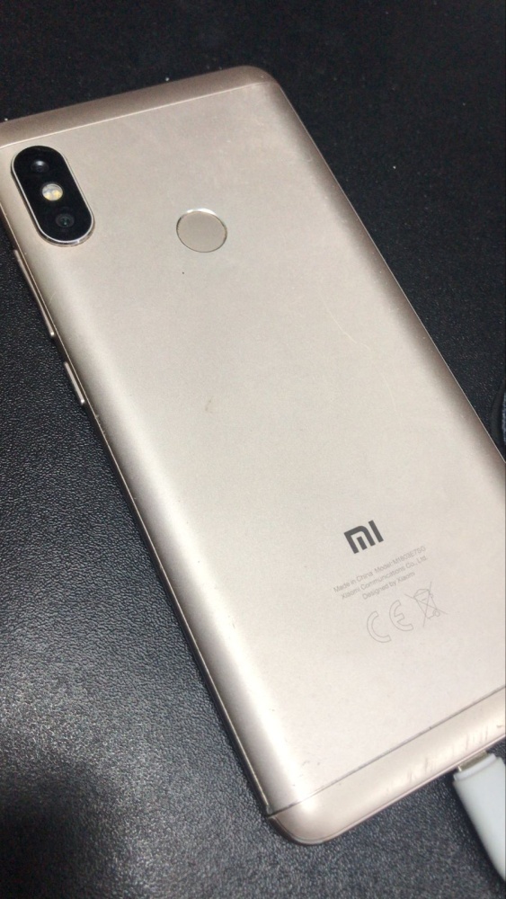 Смартфон Xiaomi Redmi 5