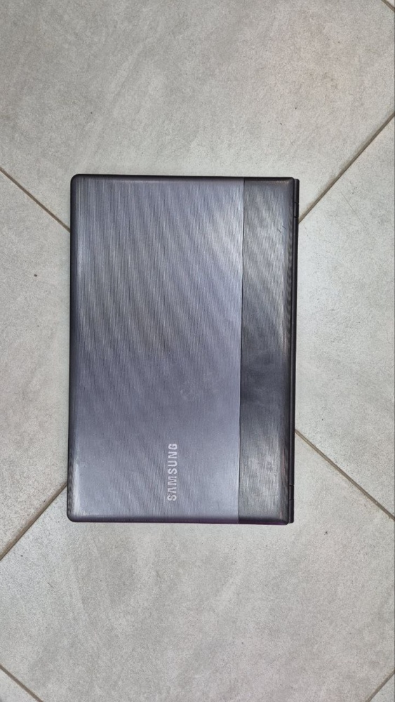 Ноутбук Samsung np300