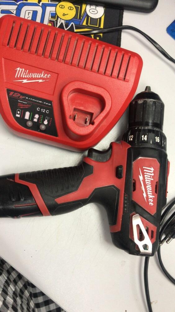 Шуруповерт Milwaukee M12BDD