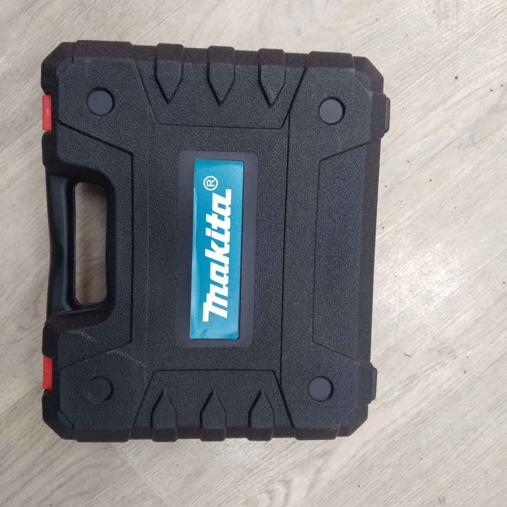 Шуруповерт makita